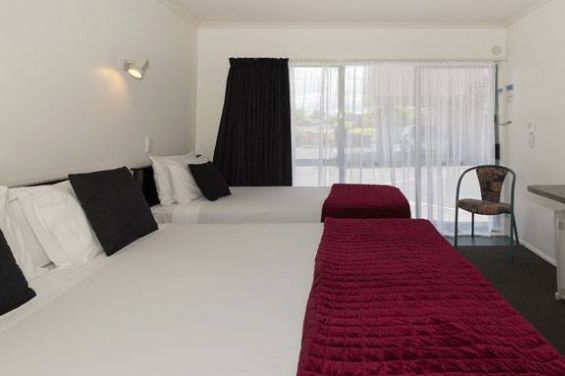 1-Bedroom Family Apartment - beds